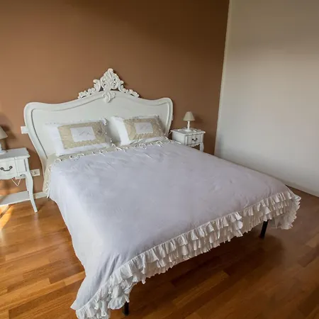 Wonderful On The Garda With Private Garden *